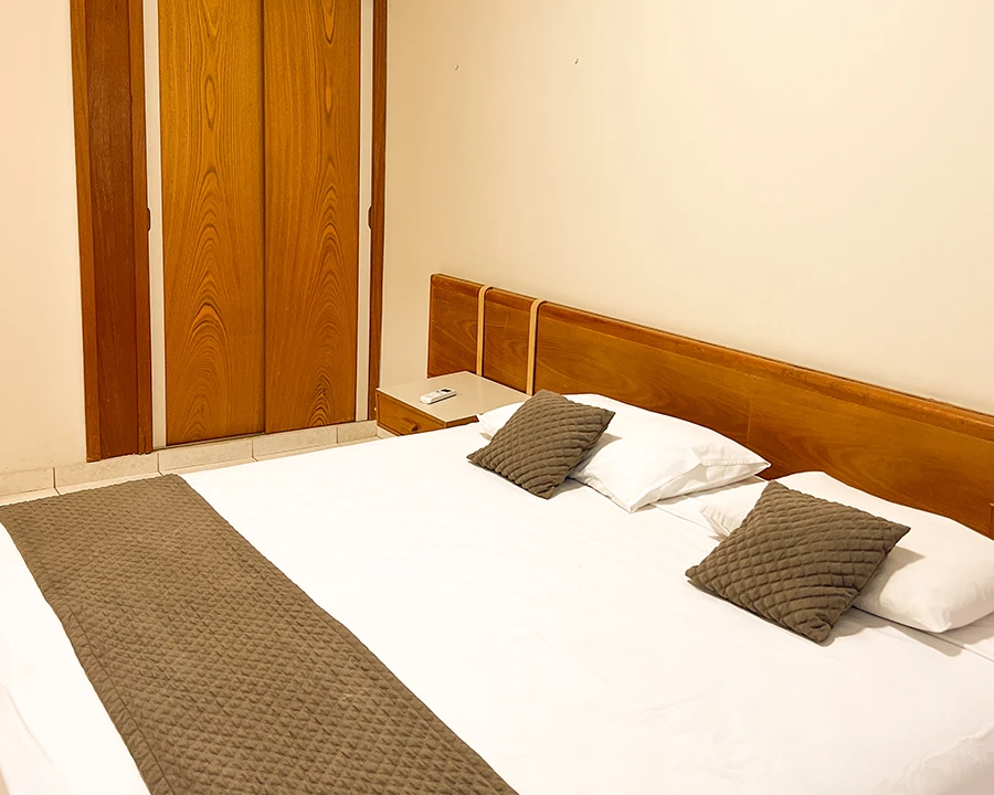 Uberaba-Hotel-Suites_Quartos_Suite_Standard Solteiro_ou_Casal (2)